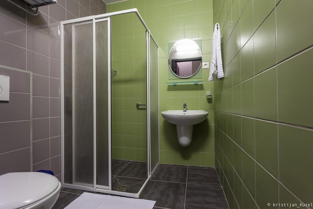Saint-Gilles Es Hostel מראה חיצוני תמונה